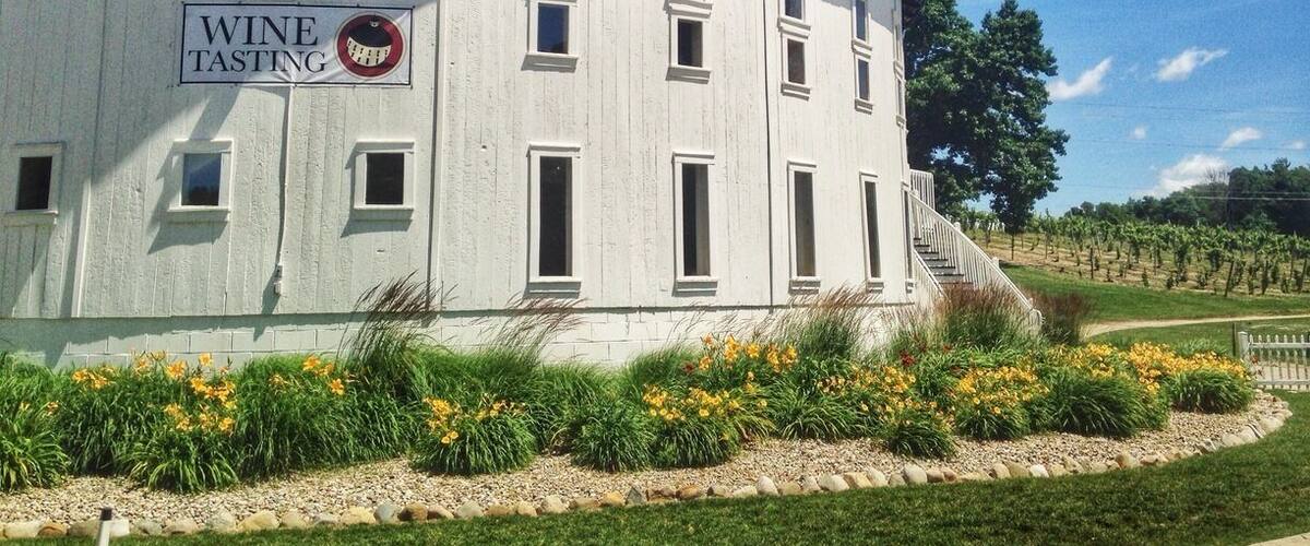 $10 tasting and free live music on the weekends...perfection.