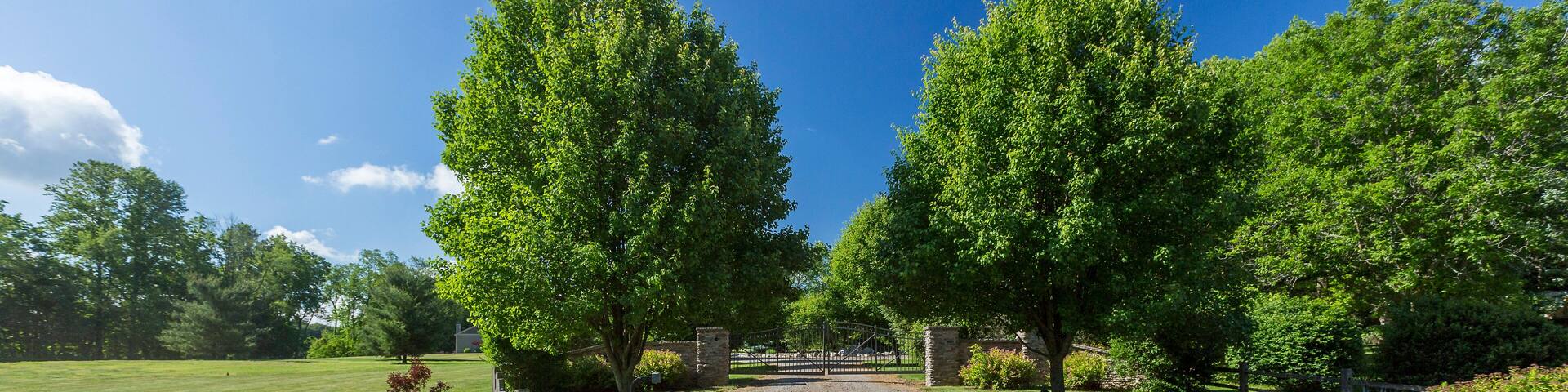 Private lac, garden, landscape in Buchanan, Michigan in Florida