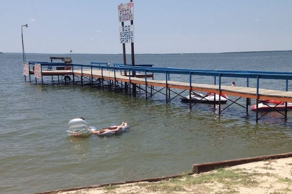 Great stop for a jump in the lake, cold beer and live entertainment! Access by land or boat, super friendly owners welcome you with open arms! Hidden Treasure!