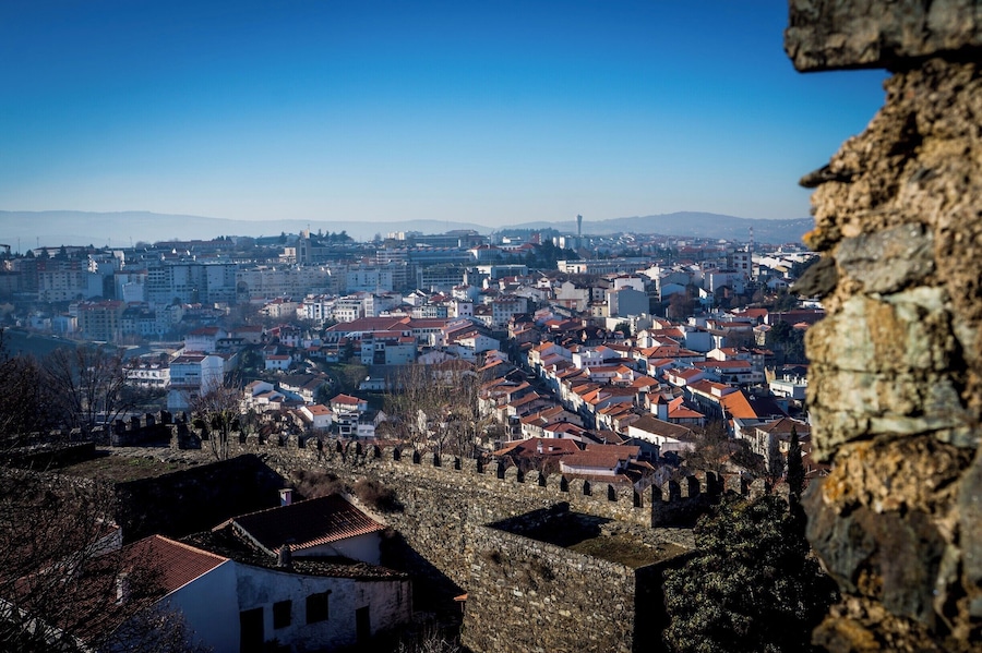 Visiting the #beautiful #medieval #town of #Braganza #Portugal
#Architecture #blue #Braganca #Castle #City #Cityscape #day #europe #historic #history #Minho #old #outdoors #photography #Rooftop #streetphotography #Travel #TravelPhotography #Traveling #View #Wall