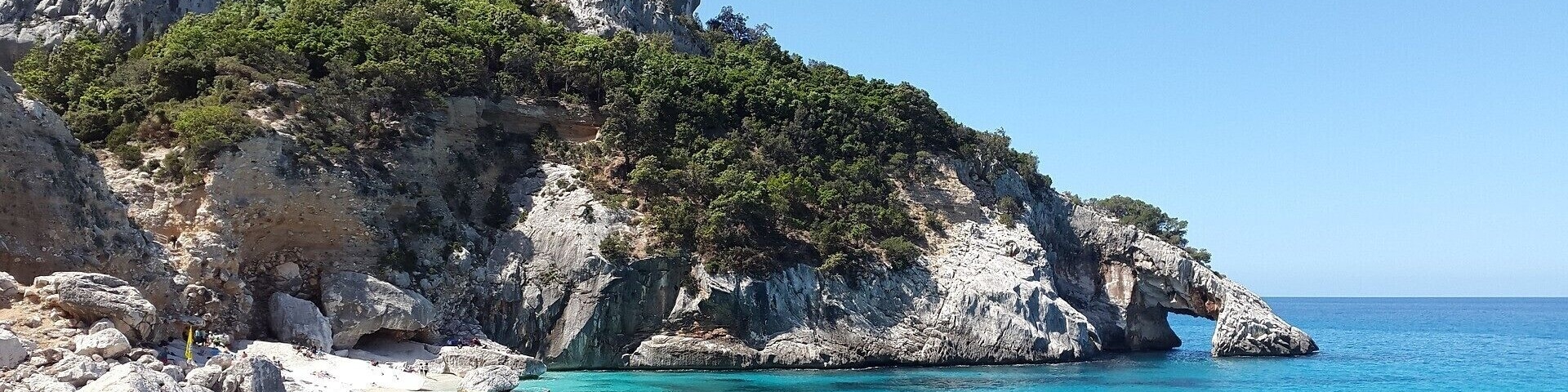 White sand beaches, good food, and spectacular wine!