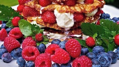 Crepe cake with garden berries @frommygardenintomykitchen.com #aviary #food #foodporn #cake #crêpes #pancakes #lätty #palachinke #pfannkuchen #blueberrypancakes #rasberry #instafood #finnishfood #igersaustria #insta_grew #instadaily