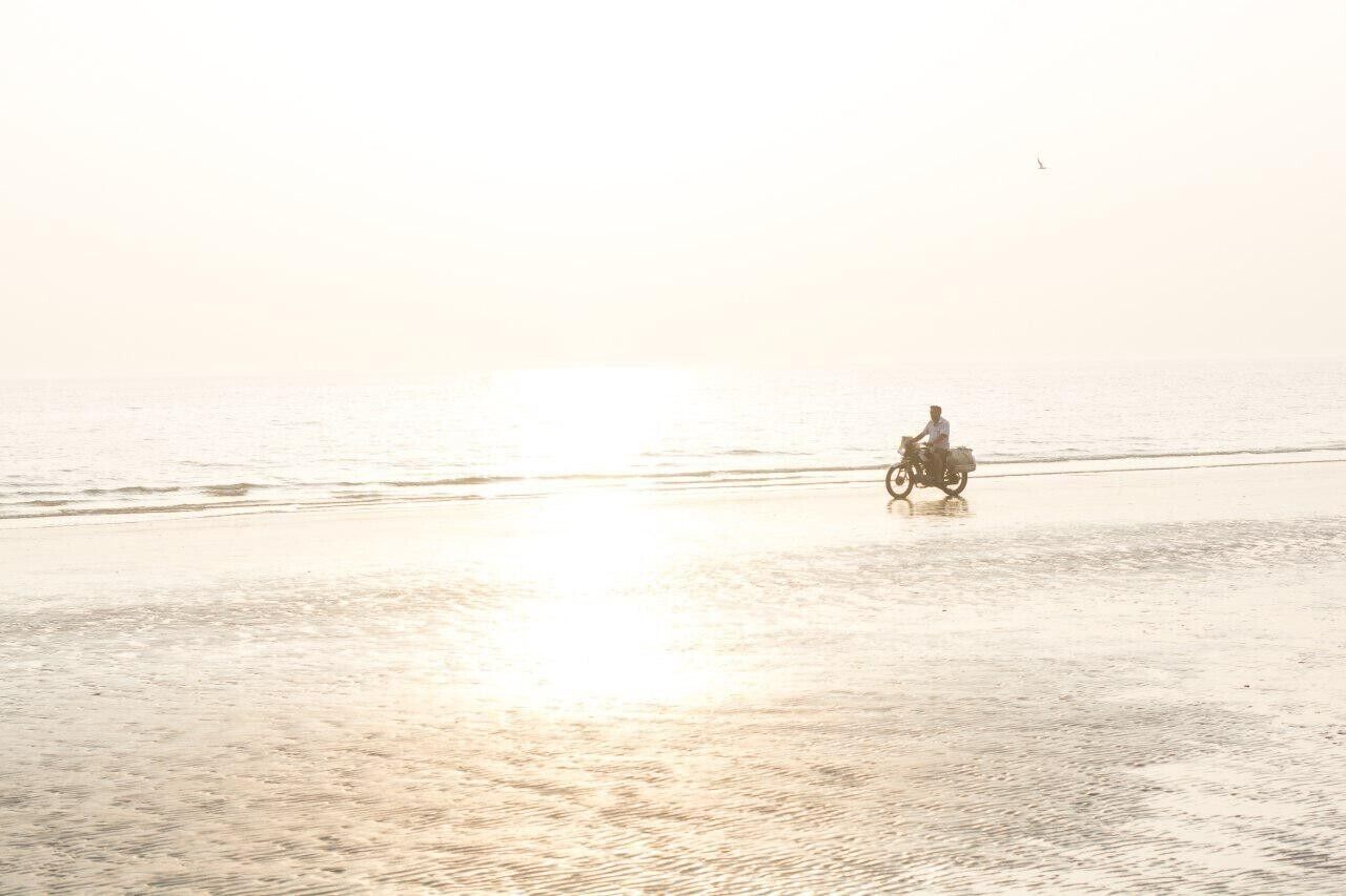A clear peaceful beach, with clear sand. Be sure to buy corn, have someone to play cards with and just relax. 

#mandvi #gujarat #LifeAtExpedia #beach
