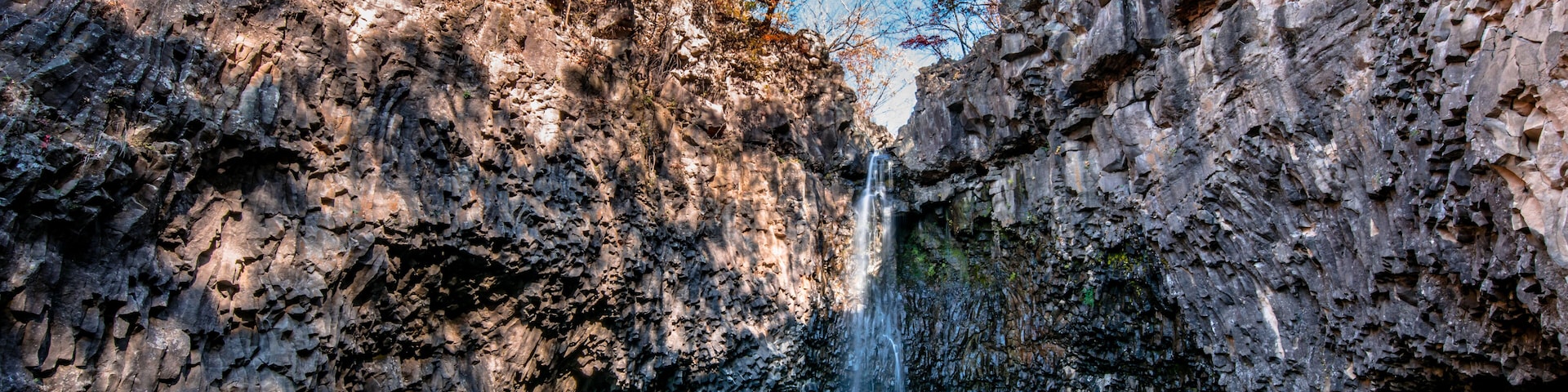 Beautiful in autumn, Jaein Falls.