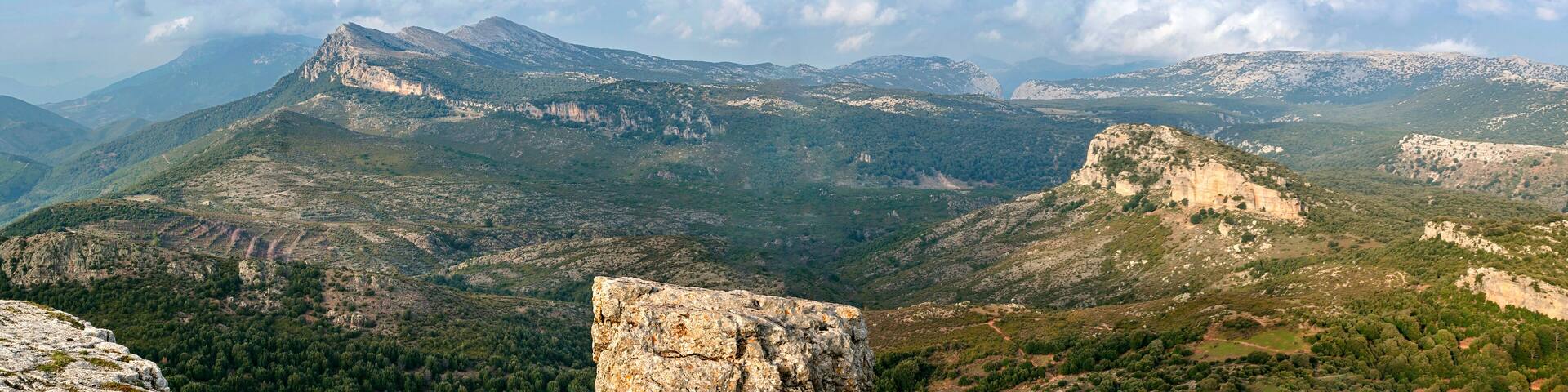 Sardegna, vista panoramica dalla cime di monte San Giovanni a Orgosolo, in Barbagia, Italia, Europa