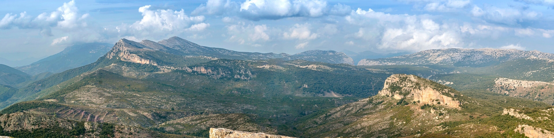 Sardegna, vista panoramica dalla cime di monte San Giovanni a Orgosolo, in Barbagia, Italia, Europa