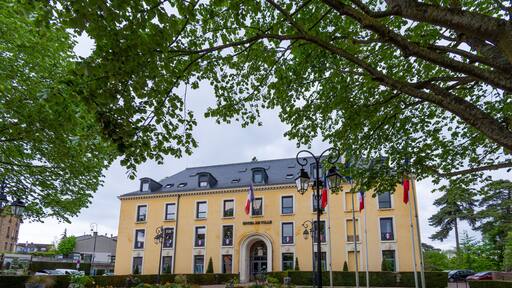 Vue extérieure de la mairie de Marly-le-Roi, France, commune française située dans le département des Yvelines, en région Ile-de-France