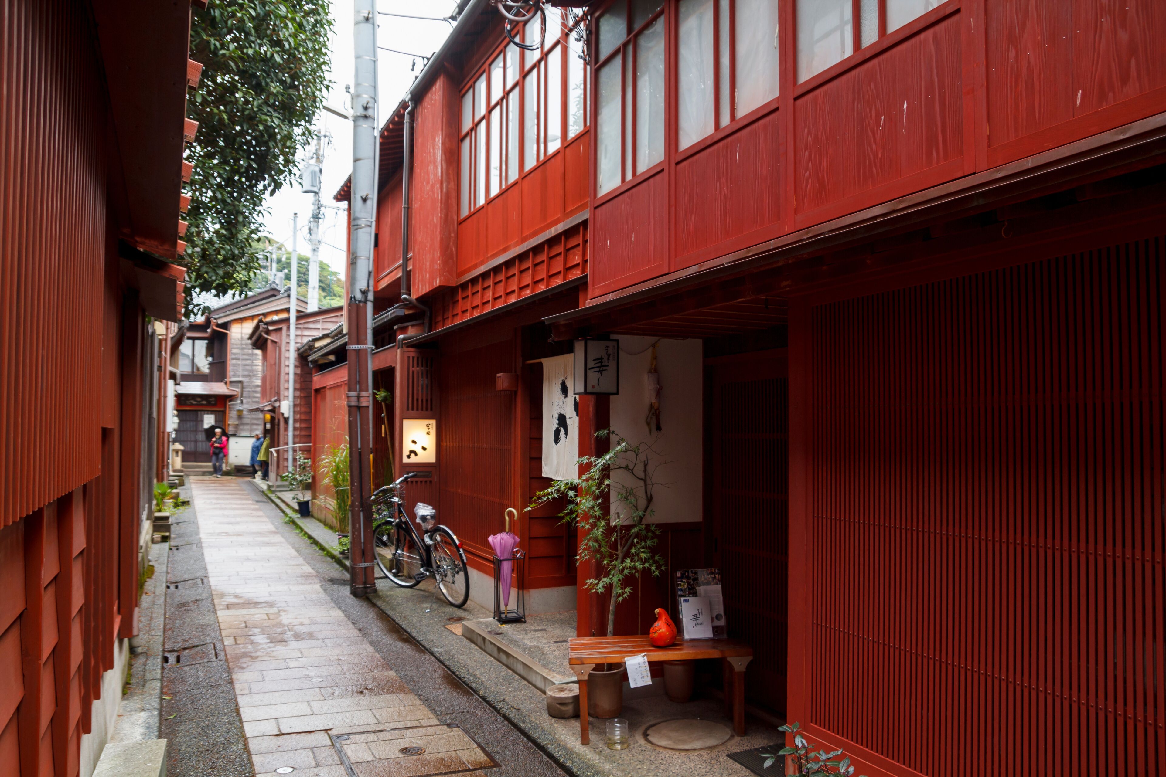 KANAZAWA , JAPAN: OCTOBER 19, 2017: Higashi Chaya streets, a traditional entertainment dsitrict where geisha have guests since the Edo period in Kanazawa, Japan
