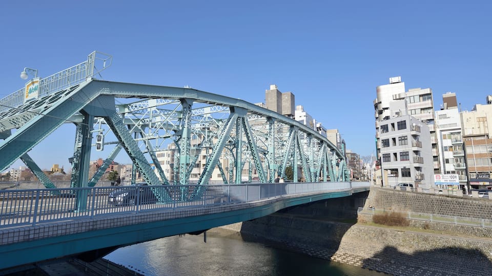 犀川大橋周辺の風景