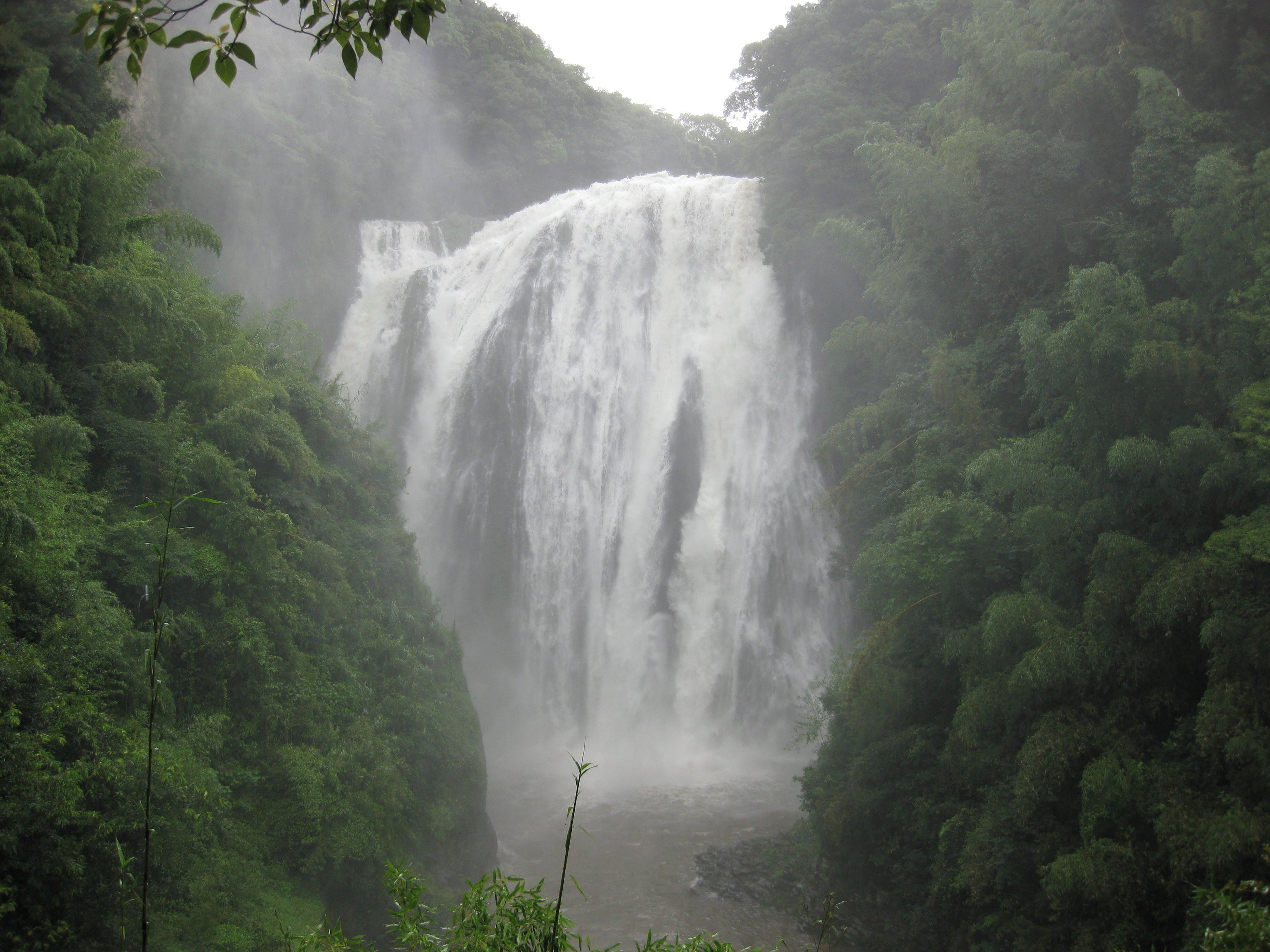 Rise of Ryūmondaki Falls in Kagoshima, Japan