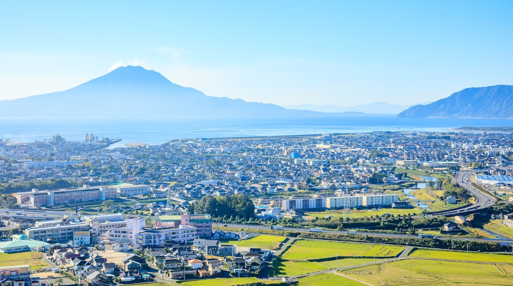 秋の高倉展望台から見た桜島と景色 鹿児島県姶良市 Sakurajima and the scenery seen from Takakura Observation Deck in autumn. Kagoshima Pref, Aira City.