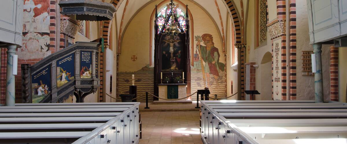 Kröpeliin Stadtkirche Blick zum Altar