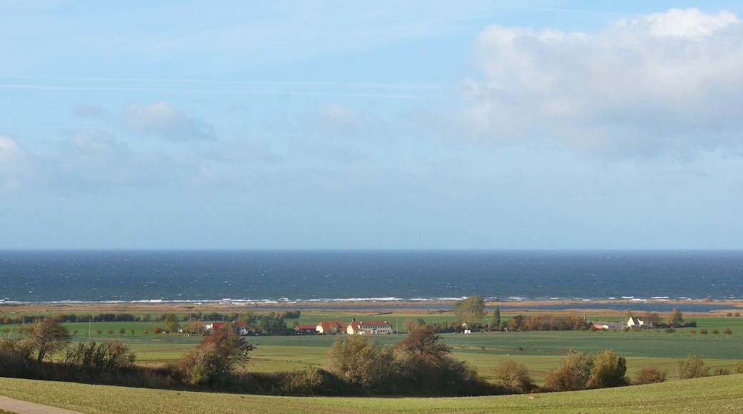Blick vom Bastorfer Leuchtturm auf dem Buk in der Kühlung zum Riedensee und die Ostseeküste