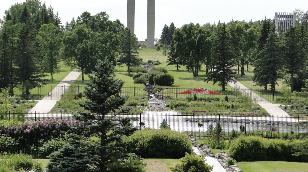 A one hour detour brought me to the International Peace Gardens on the boarder of Manitoba and North Dakota. This was the extent of my one and only visit to North Dakota!
