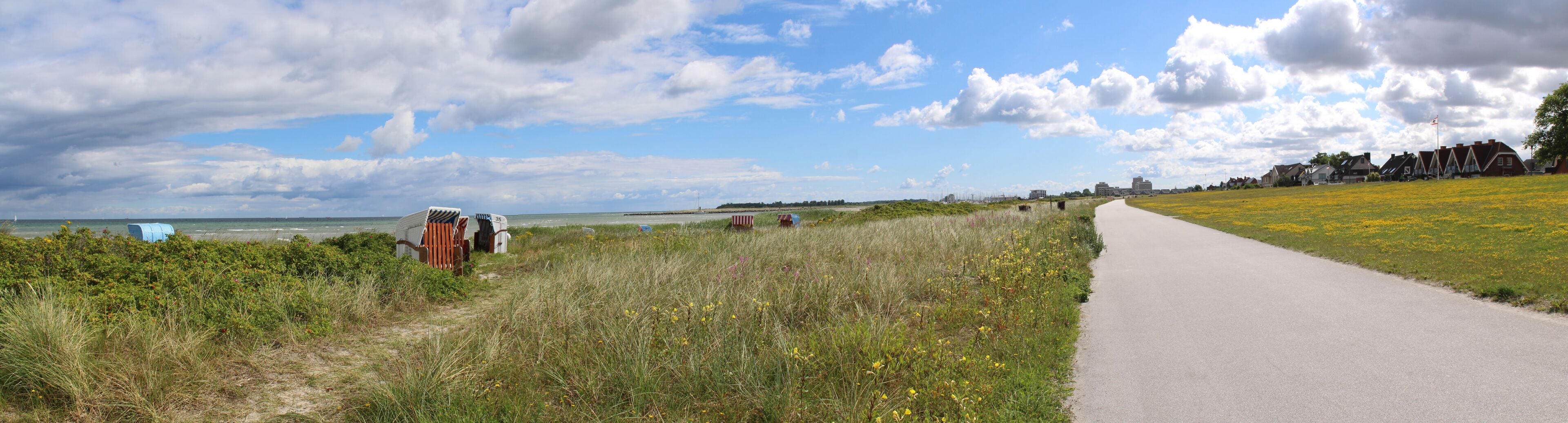 Ostseedeich bei Stein Kieler Förde