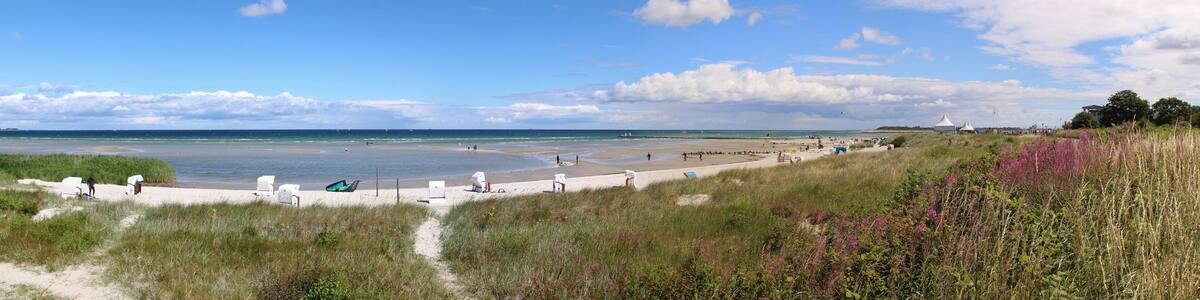 Der Strand von Stein bei Kiel an der Ostsee