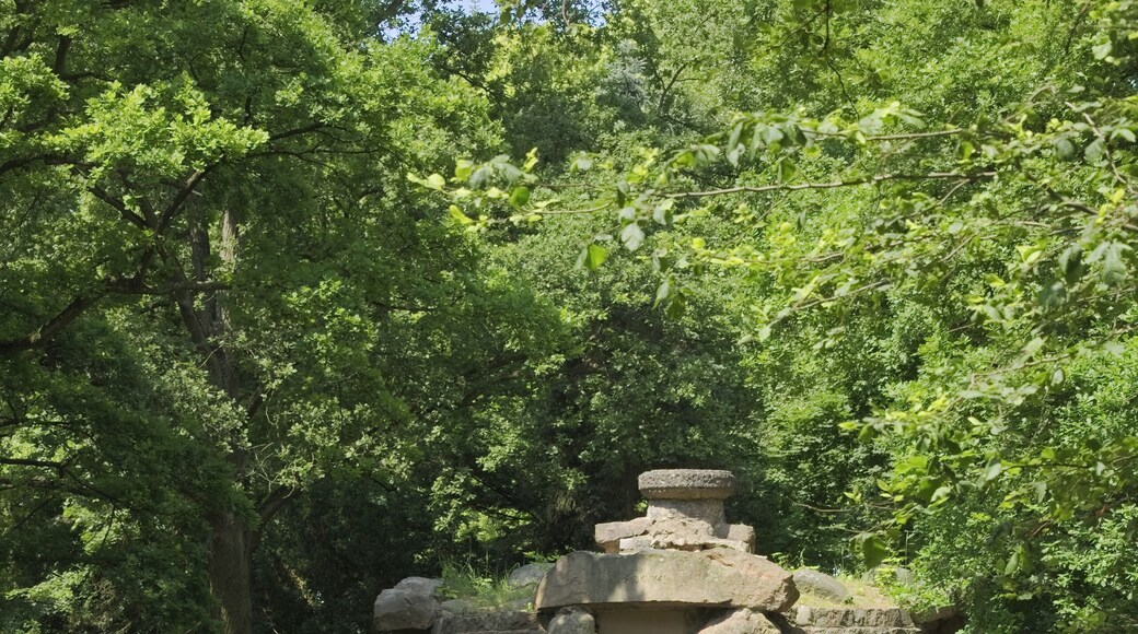 Kriegerdenkmal 1914/18 und 1939/45 im Gülzowpark in Loitz.