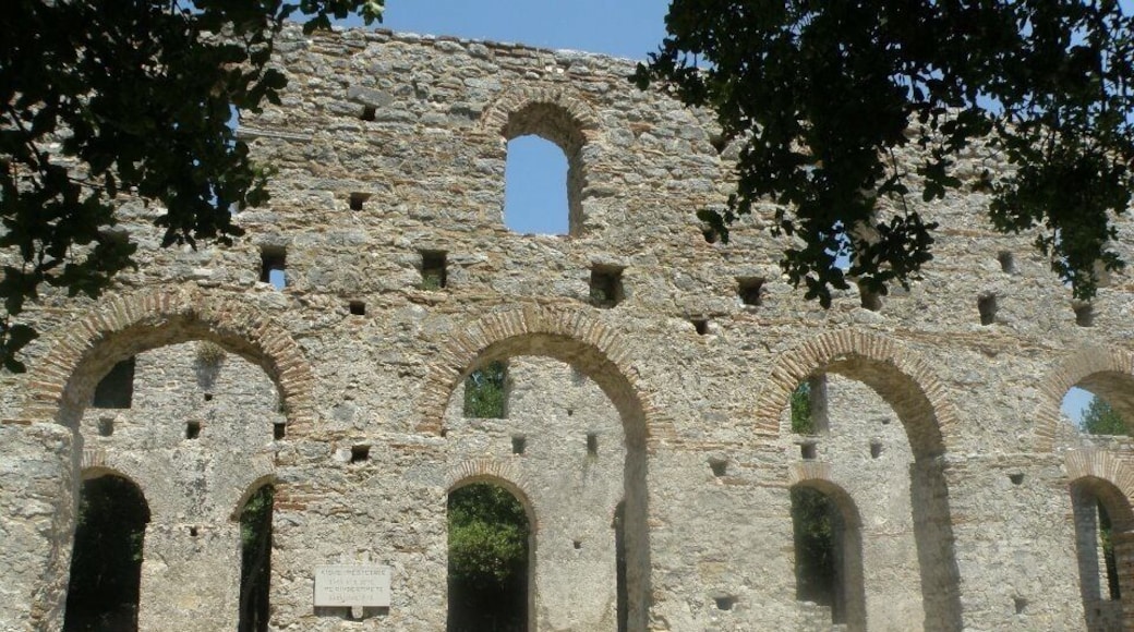 The arches of Butrint #Details