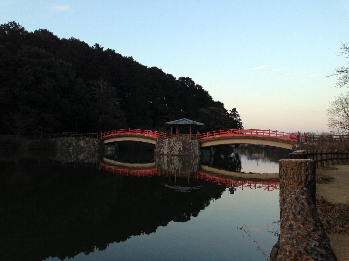 This bridge is called "Sakura bashi".
Beautiful bridge is reflected in the pond called "Miya ike".