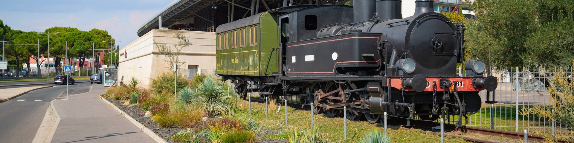 Pres d\'Arenes featuring heritage elements and railway items