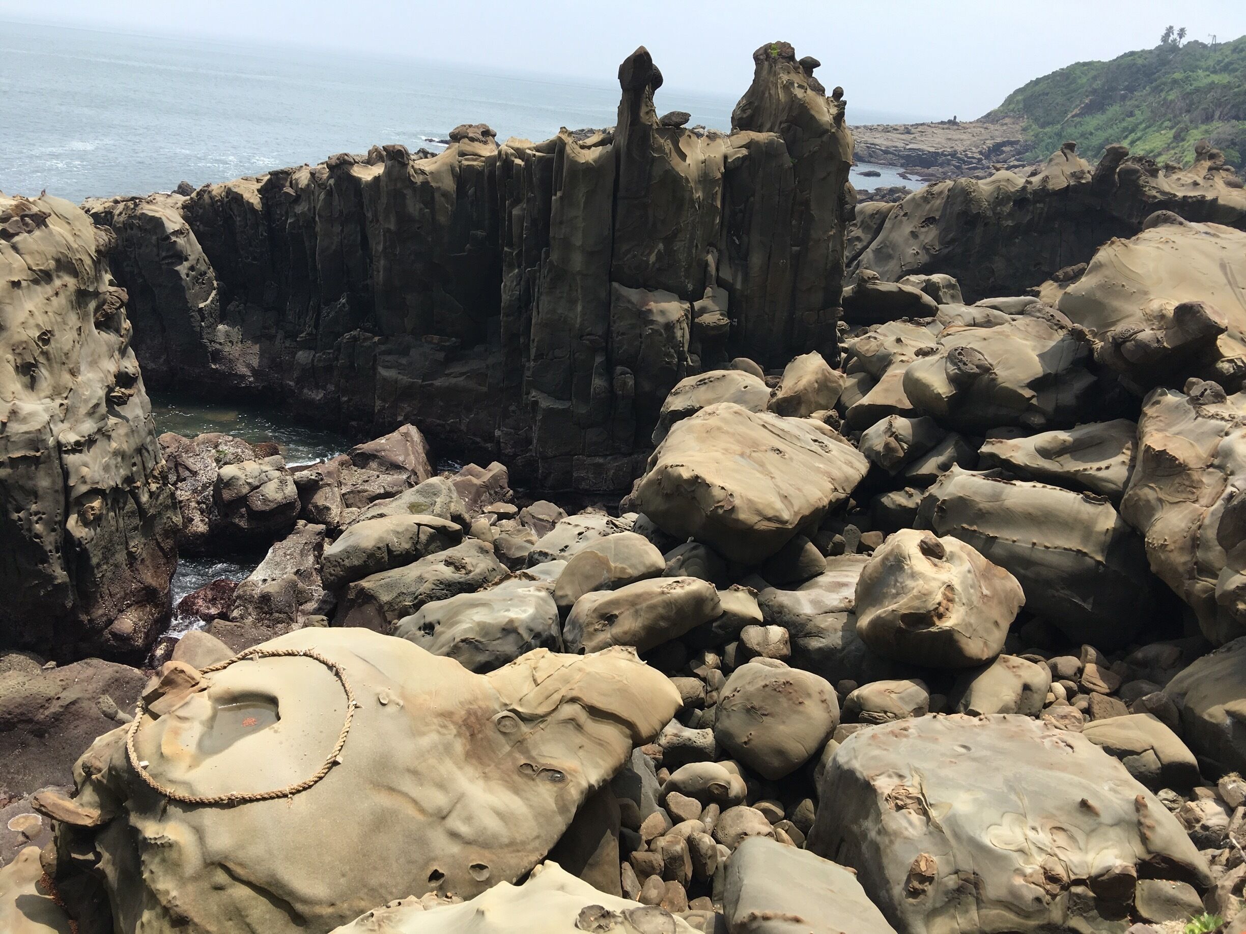 Udo Jingu is just next to the sea and there are interesting rocks near the shrine. If I look closely at the bottom left corner you can see a circle of rope which I was told if you managed to throw the stones (which you can buy from the shrine, 5 for ¥500) into the circle then your wishes will be granted.


#endlesssummer