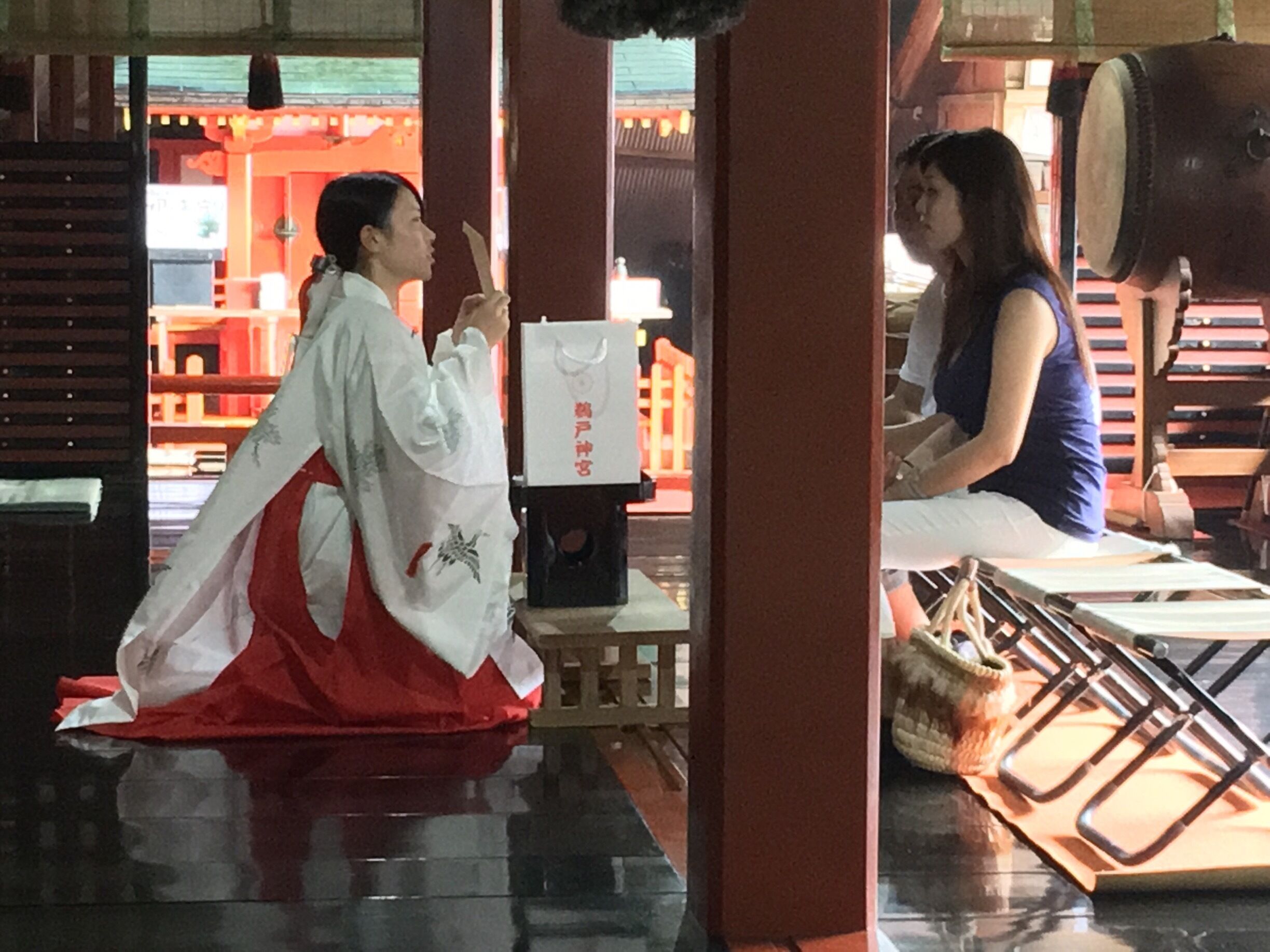 Young couple seeking for blessing.


#endlesssummer