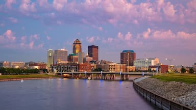 Des Moines, Iowa, USA. Cityscape image of Des Moines skyline, Iowa, USA at summer sunrise.