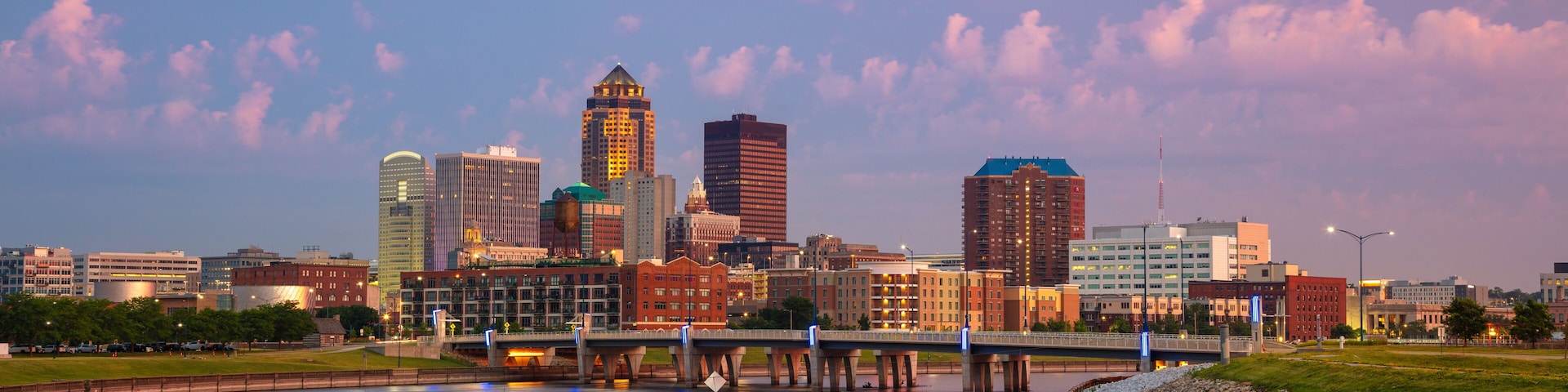 Des Moines, Iowa, USA. Cityscape image of Des Moines skyline, Iowa, USA at summer sunrise.