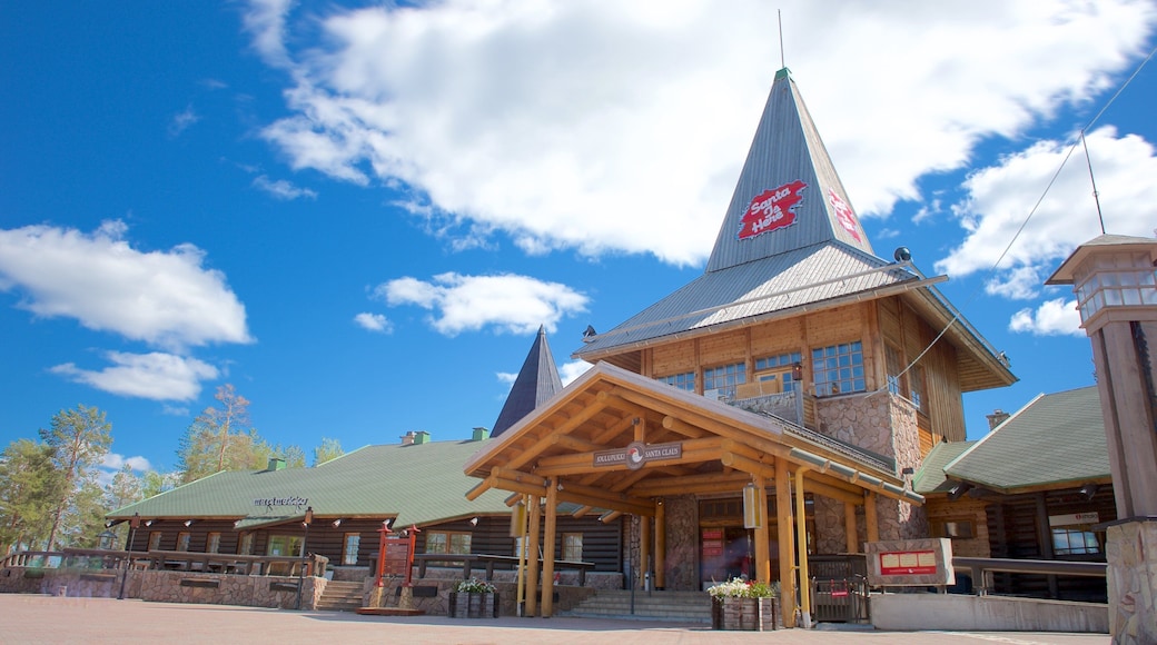 Rovaniemi which includes a square or plaza