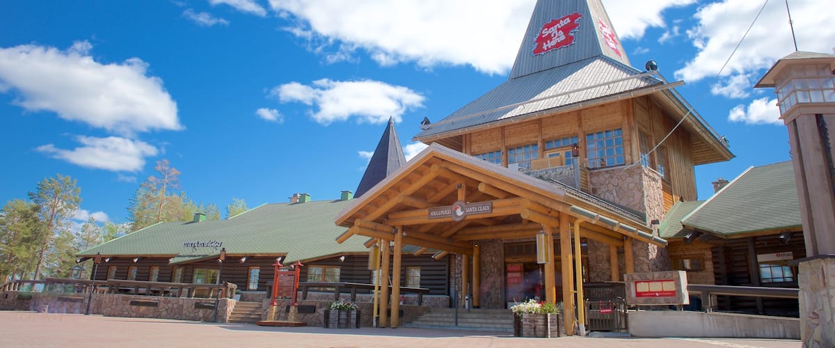 Rovaniemi showing a square or plaza