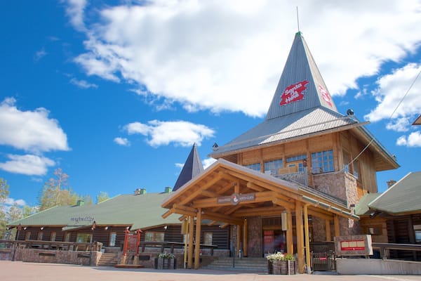 Rovaniemi which includes a square or plaza