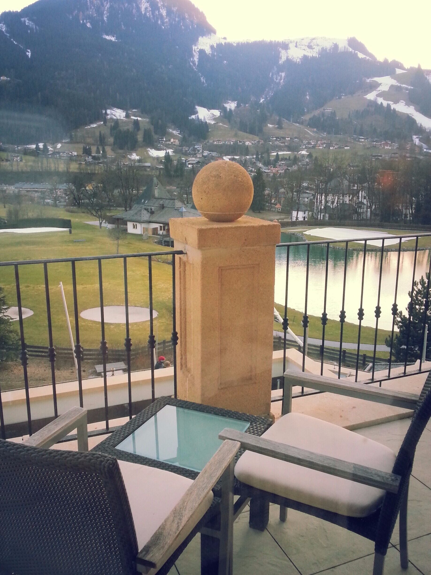 Outstanding view over the lake on to the mountains #lifeatexpedia