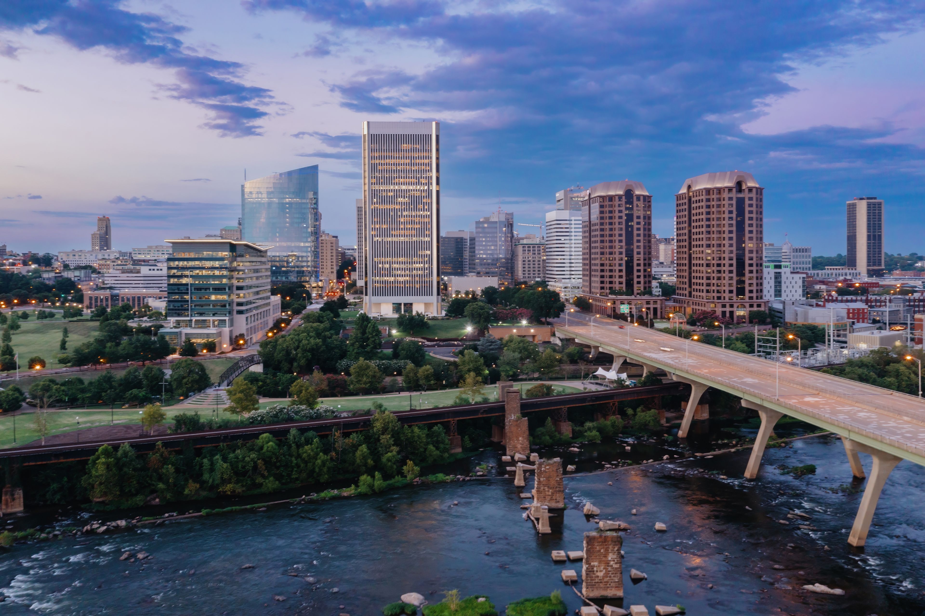The Manchester Bridge crossing the James river into downtown, Richmond, Virginia, United States.