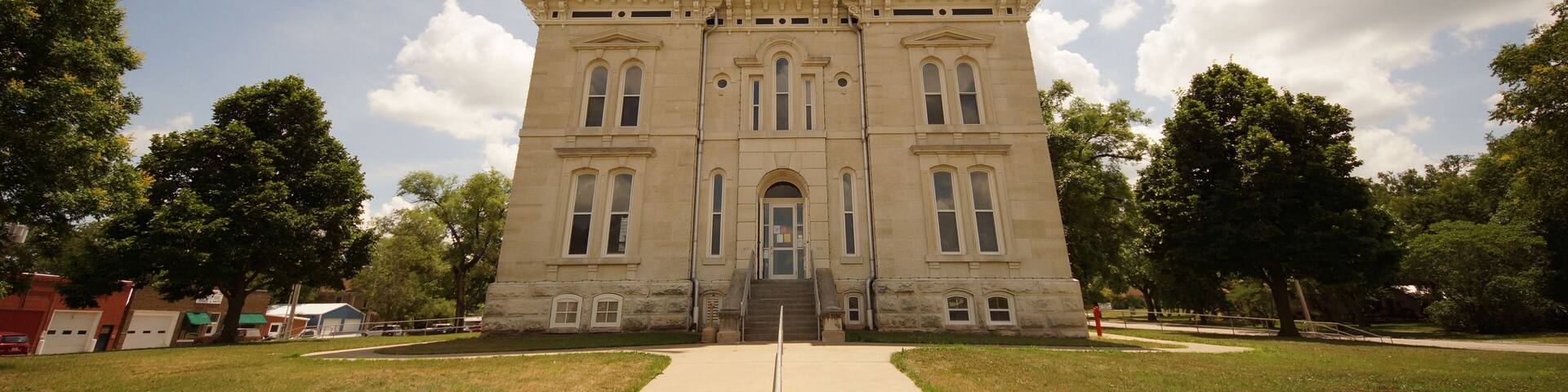 country courthouse in the Midwest