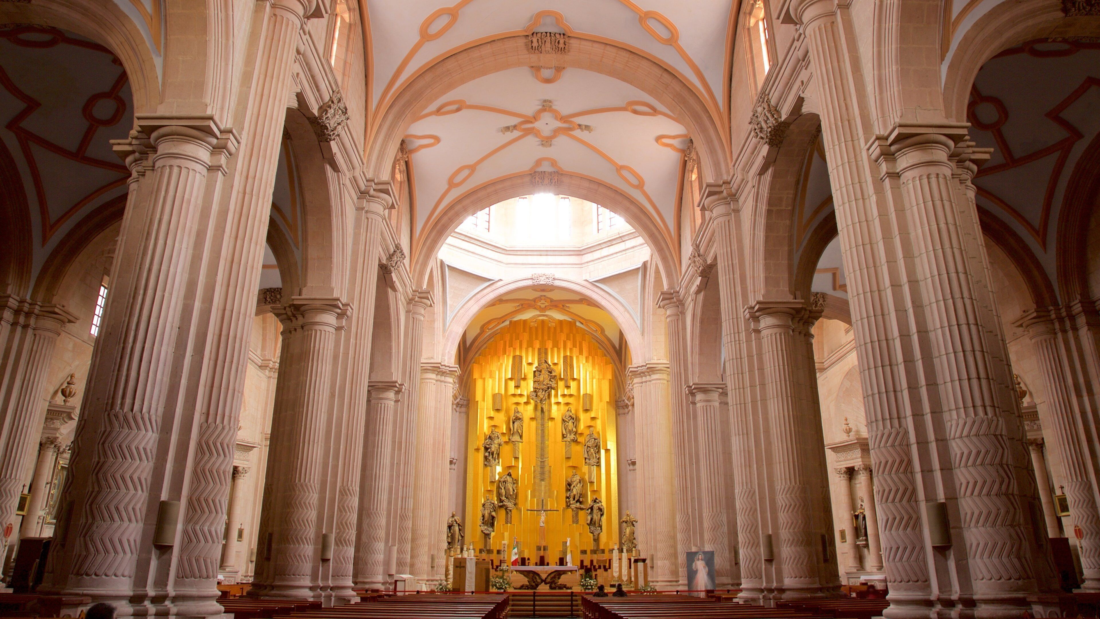 Historic Center which includes a church or cathedral, heritage elements and interior views