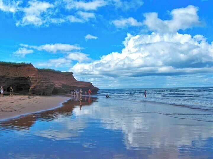 Thunder Cover, PEI is a hidden (but often photographed) treasure. #beachtips