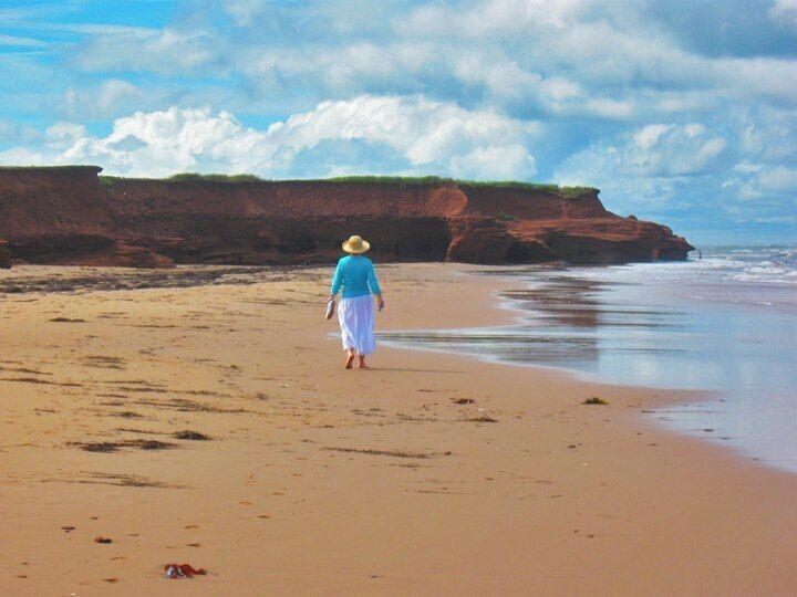 The red cliffs of Prince Edward Island. #beachtips