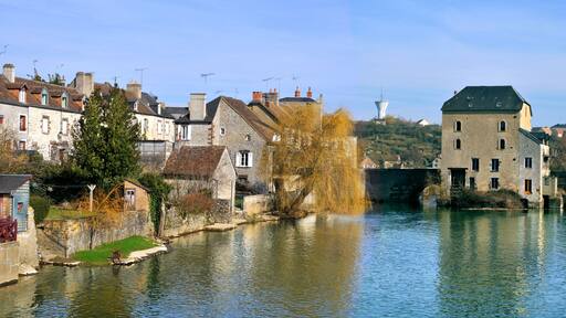 Panoramique de Fresnay-sur-Sarthe en France