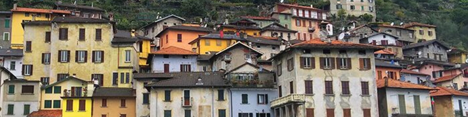 Great views from the slow boat on lake Como, Italy.
Read more on: http://www.travelwithallsenses.com