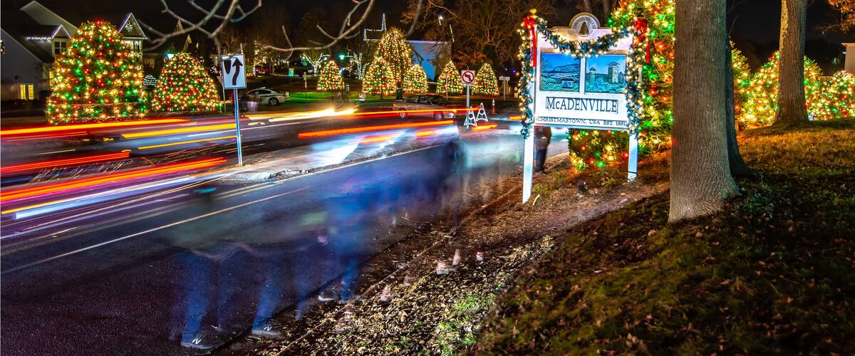 Outdoor christmas decorations at christmas town usa