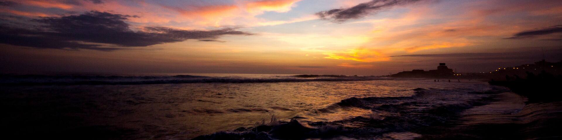 Playa de Mollendo al Atardecer