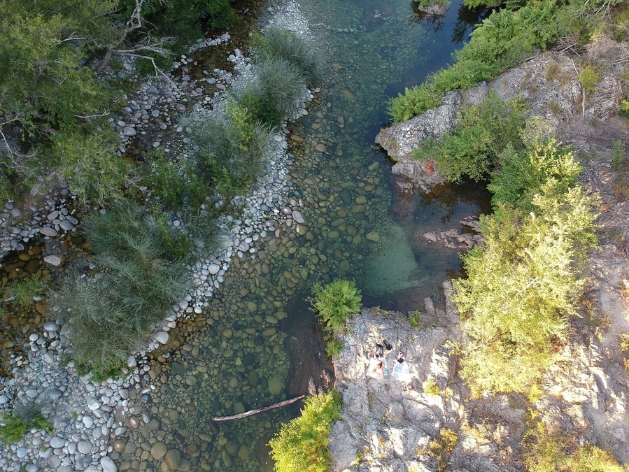 Piscines naturelles de Vico où il fait bon se baigner et se faire bronzer sur les rochers. Attention au monde l'après midi et surtout le week-end.