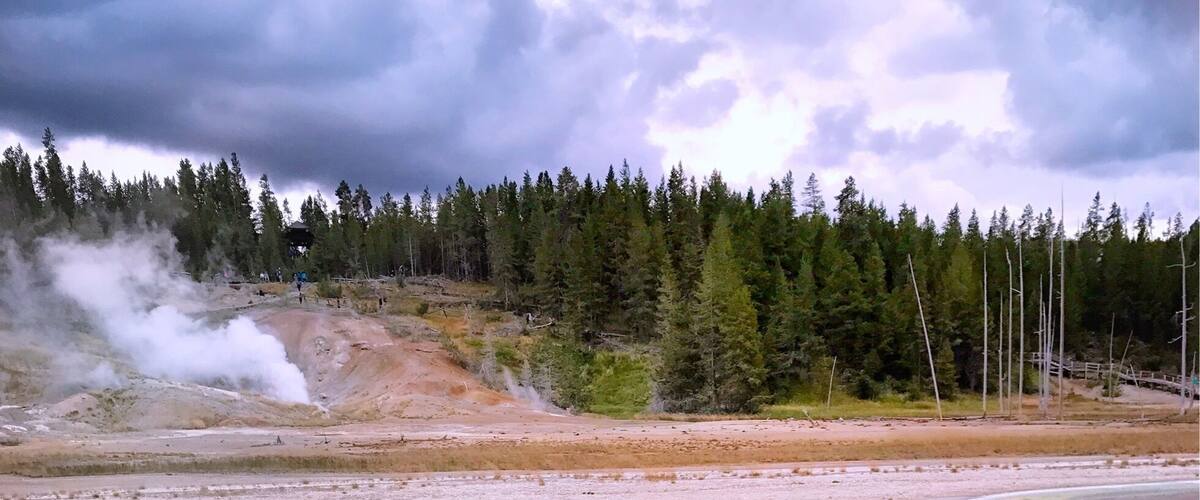 When nature decides to throw paint everywhere #roadtrip #colorful #nationalparks #travel #yellowstone #hiking #takeahike