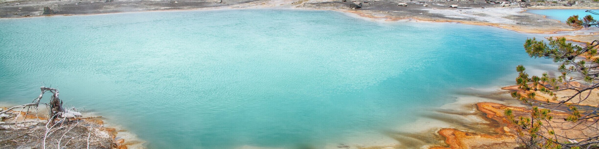 The colors of the hot springs in the Biscuit Basin of Yellowstone National Park simply must be seen to believed. #yellowstone #nationalpark #wyoming