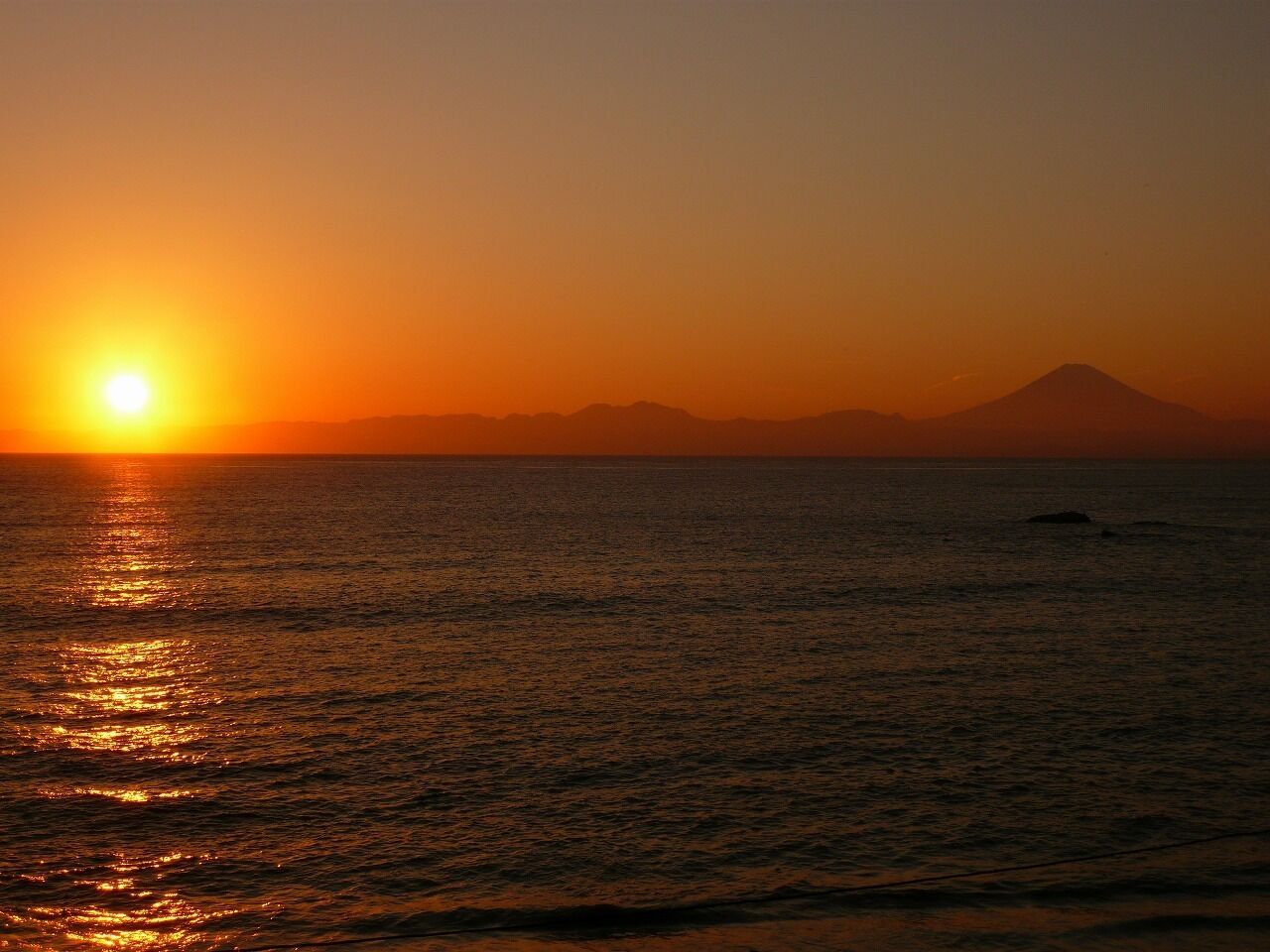 sunset and Mt.Fuji from Hayama 葉山 beach