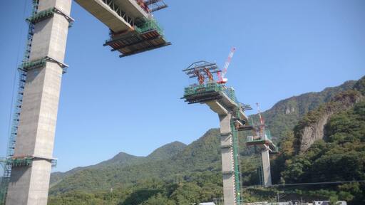 長野原草津口駅から川原湯温泉駅間の風景