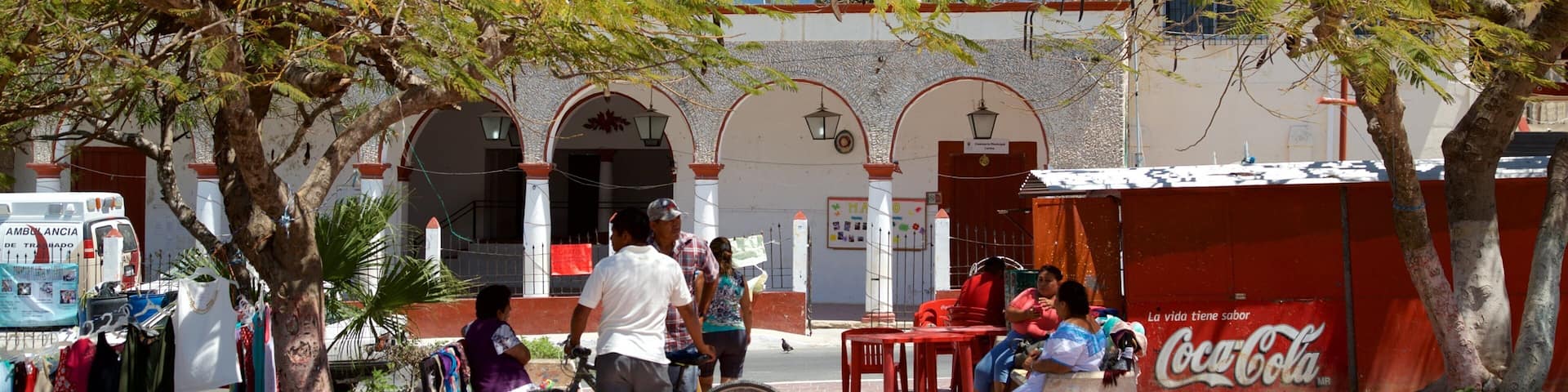 Lerma mettant en vedette parc aussi bien que petit groupe de personnes