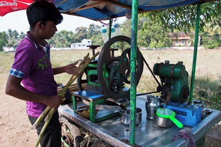 No #roadtrip in India is complete without a stop by the road side to indulge in freshly squeezed sugar cane juice! Have you tried it?! :)