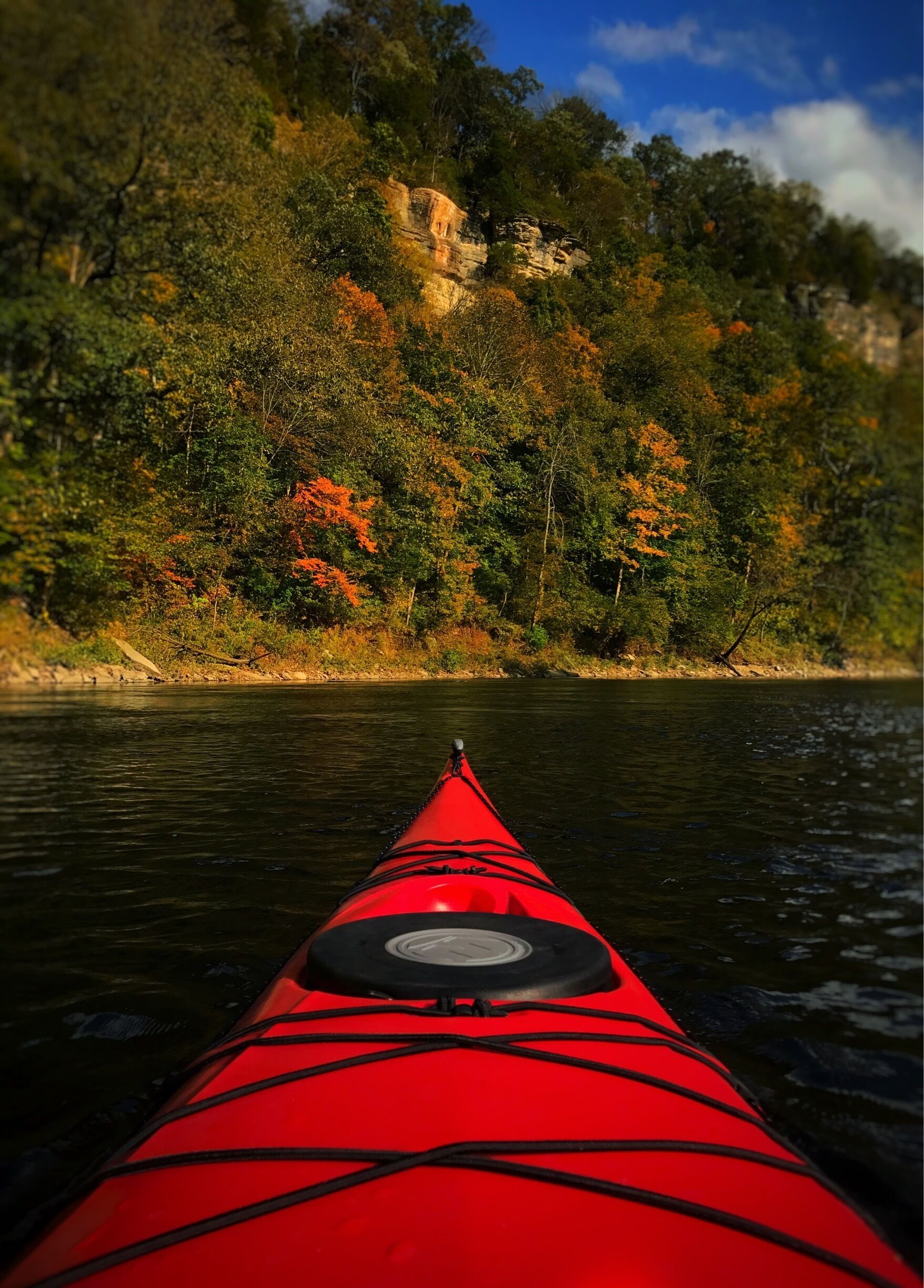 Dix River meanders it's way from the Kentucky River to Lake Herrington. Tall limestone cliffs stand just off the bank on both sides. I really don't think Kentucky gets enough love for it's scenery. I didn't know Kentucky had cliffs like this before moving here. 