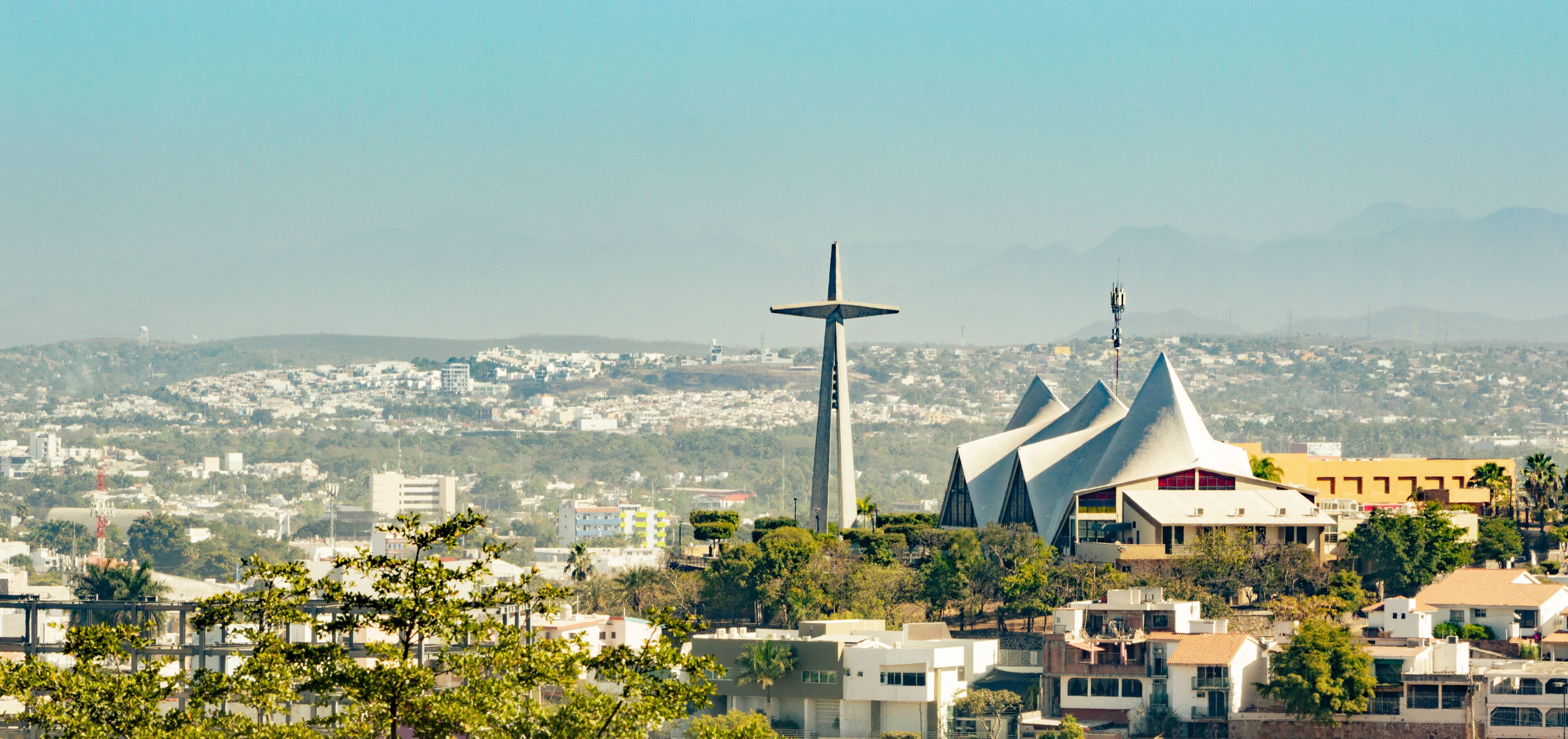 La Lomita, sitio turístico donde se ubica la iglesia de nuestra señora de Guadalupe y además es un mirador para observar la ciudad.